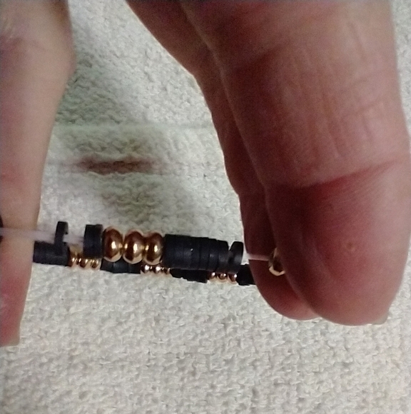 Black goldtone beaded stretch bracelet - Picture 2 of 2